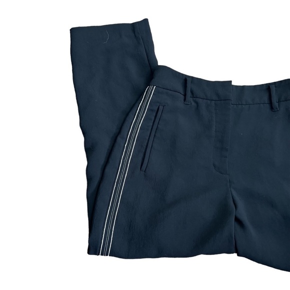 Stylish Aritzia Wilfred Black Tie-Front Pant White
Striped Sided Trouser Size 8 - Picture 4 of 8